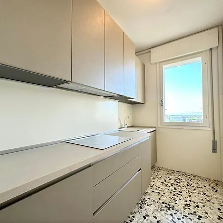 Appartamento Fronte Mare Marinella 11 Family Apartments - Carraro Immobiliare Jesolo Exterior photo